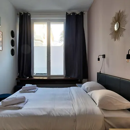 Apartment Chateaubriand - Champs Elysees 6p Paris
