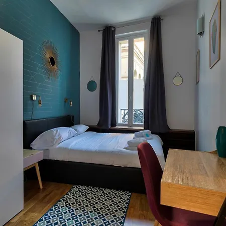 Chateaubriand - Champs Elysees 6p Apartment *